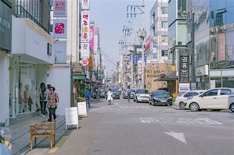 압구정 클럽, 그곳에서 펼쳐지는 도시의 밤과 낮